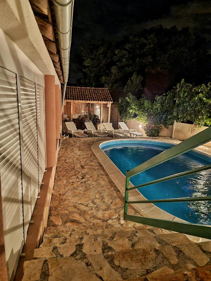 Guesthouse Dila Galovac  Екстериор снимка