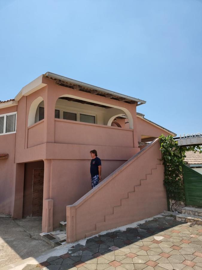 Guesthouse Dila Galovac  Екстериор снимка