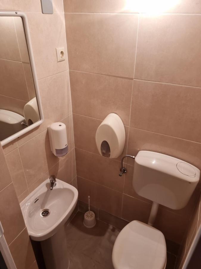 Guesthouse Dila Galovac  Екстериор снимка