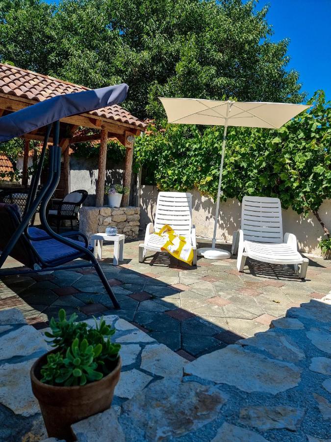 Guesthouse Dila Galovac  Екстериор снимка