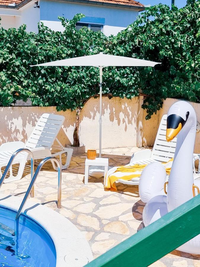 Guesthouse Dila Galovac  Екстериор снимка